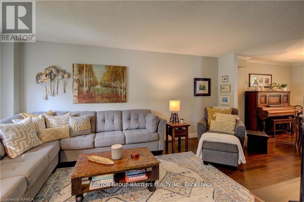 1058 Pembridge Crescent, Kingston, Ontario  K7P 1P3 - Photo 4 - X13050100