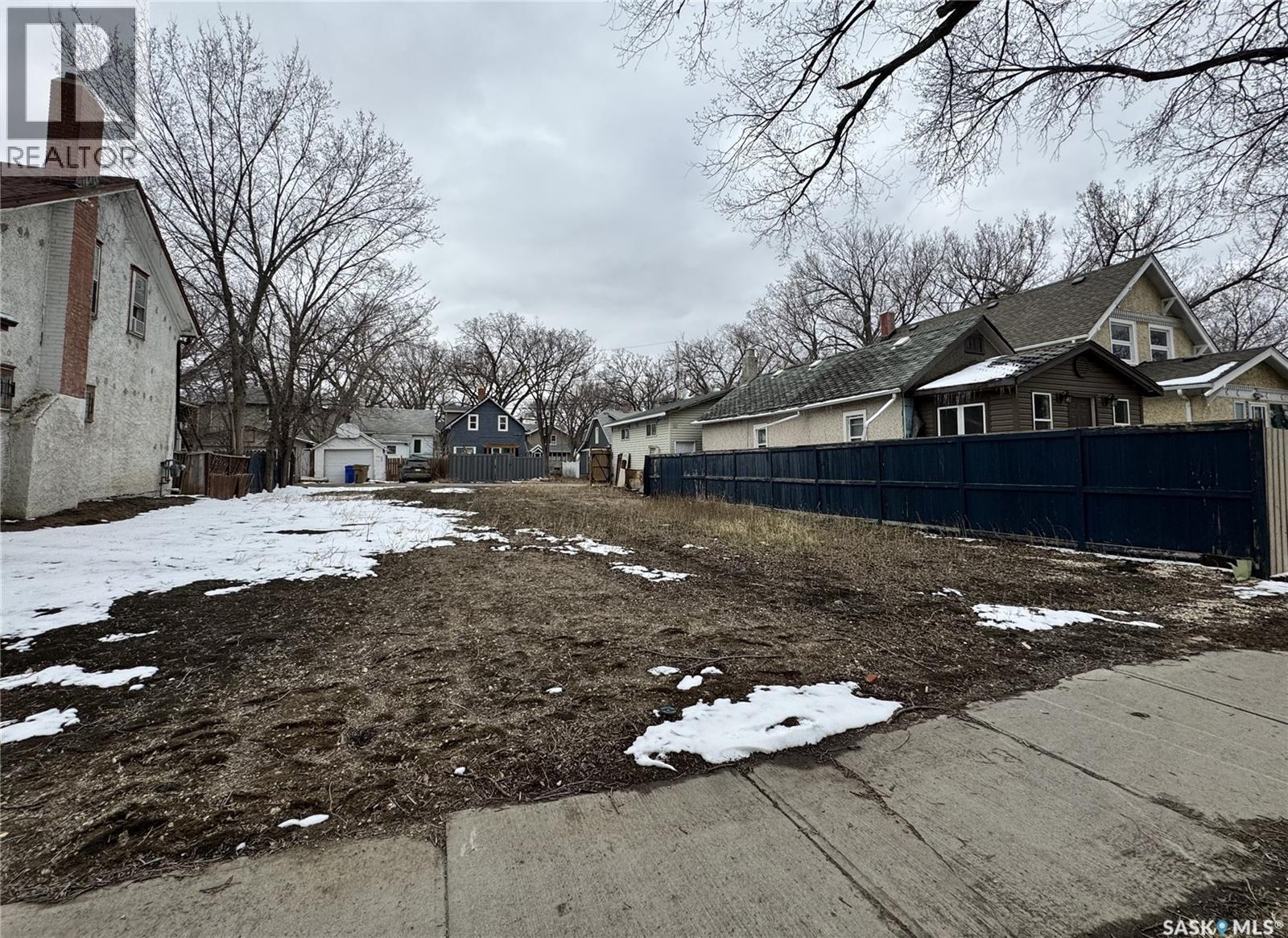 2312 Winnipeg Street, Regina, Saskatchewan  S4N 0P8 - Photo 2 - SK034021