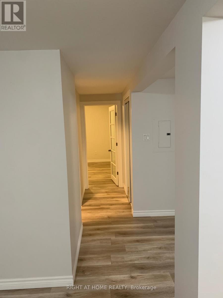 701 The Queensway Avenue, Toronto, Ontario  M8Y 1L2 - Photo 4 - W13049974