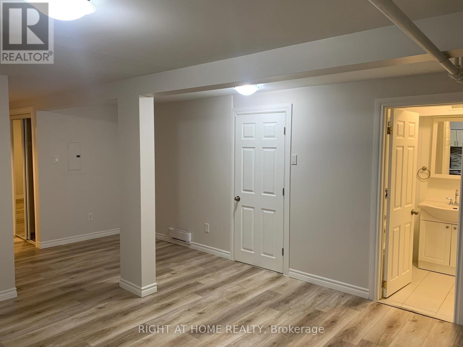 701 The Queensway Avenue, Toronto, Ontario  M8Y 1L2 - Photo 6 - W13049974