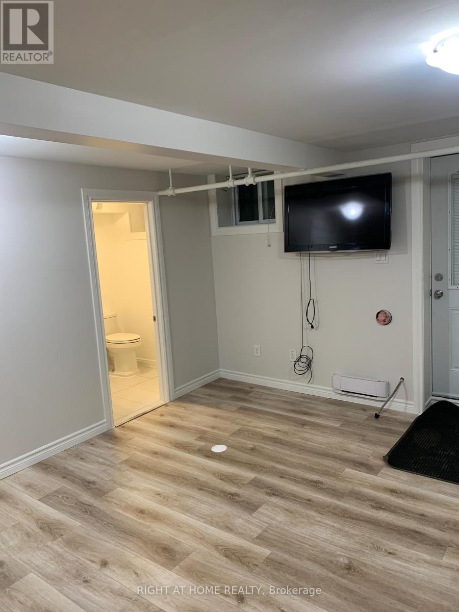 701 The Queensway Avenue, Toronto, Ontario  M8Y 1L2 - Photo 7 - W13049974