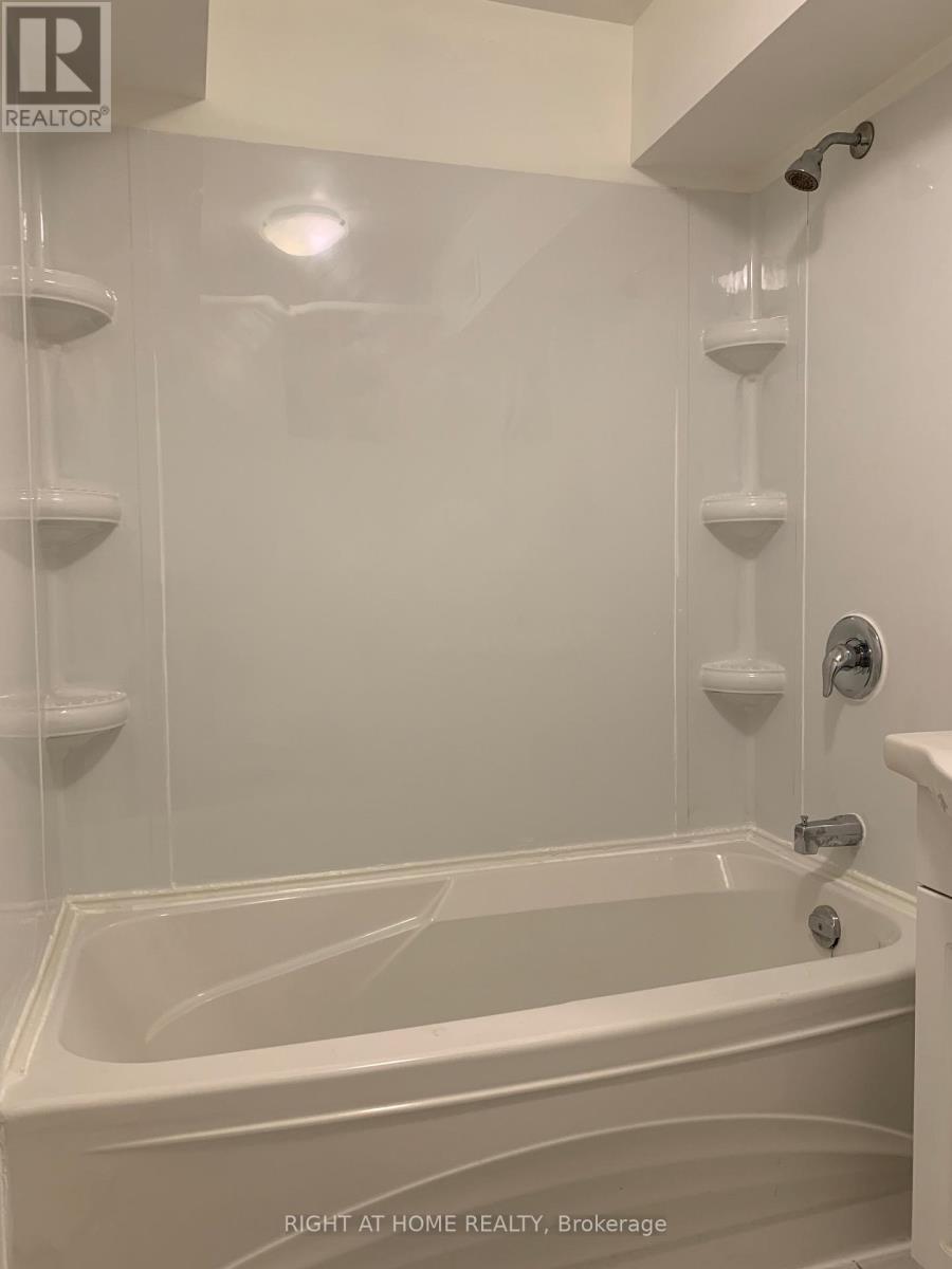 701 The Queensway Avenue, Toronto, Ontario  M8Y 1L2 - Photo 8 - W13049974