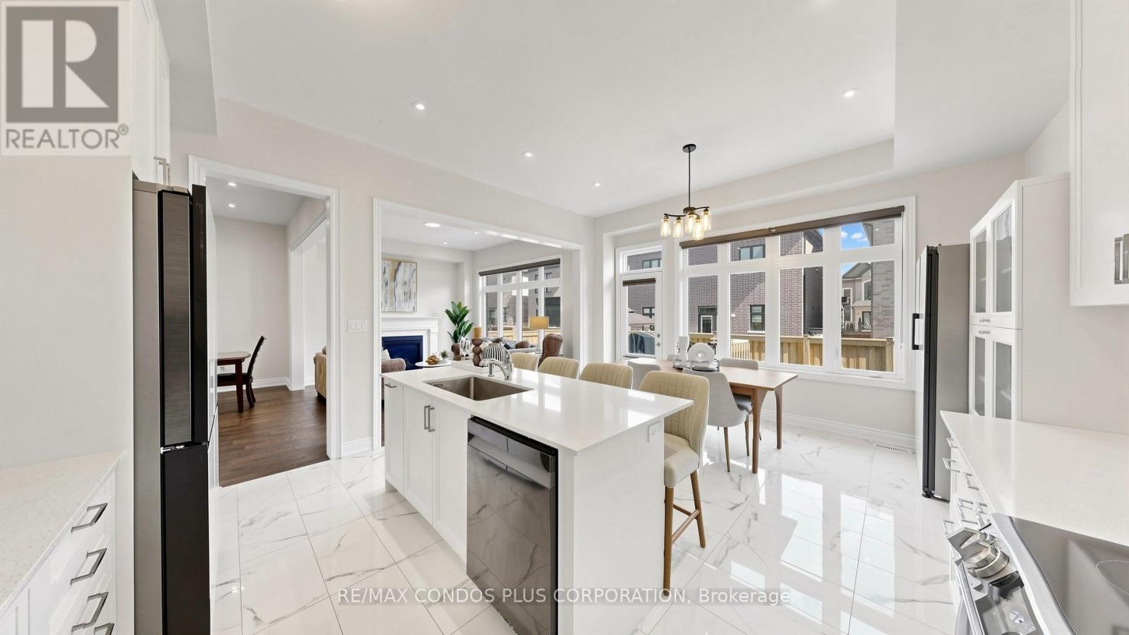 1361 Yellow Rose Circle, Oakville, Ontario  L6M 5L3 - Photo 10 - W13050008