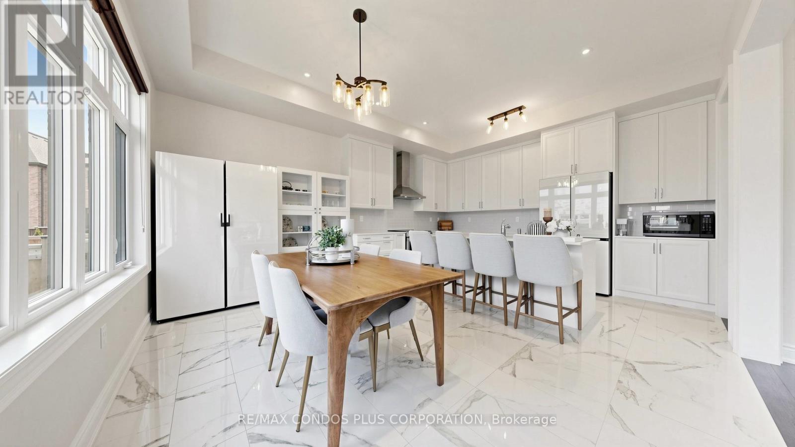 1361 Yellow Rose Circle, Oakville, Ontario  L6M 5L3 - Photo 12 - W13050008