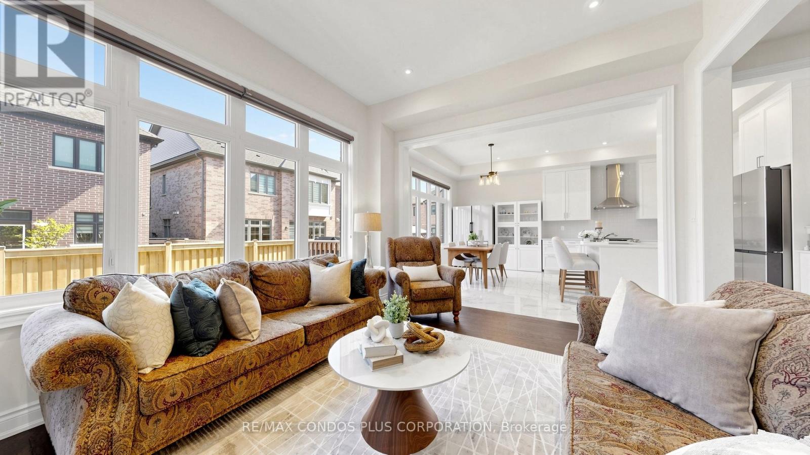 1361 Yellow Rose Circle, Oakville, Ontario  L6M 5L3 - Photo 2 - W13050008