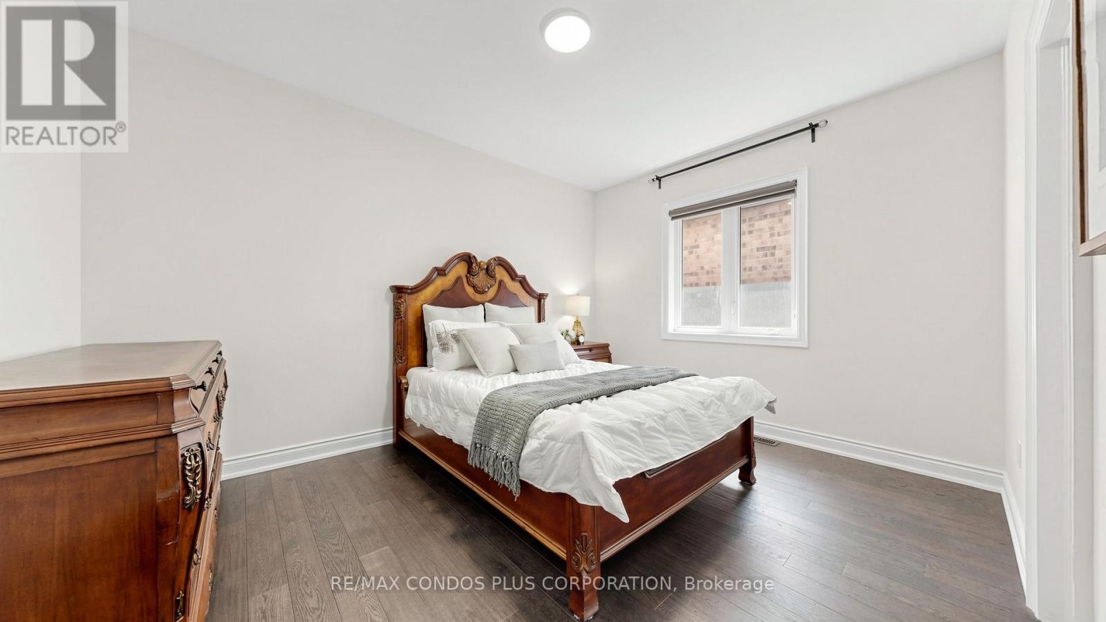 1361 Yellow Rose Circle, Oakville, Ontario  L6M 5L3 - Photo 22 - W13050008