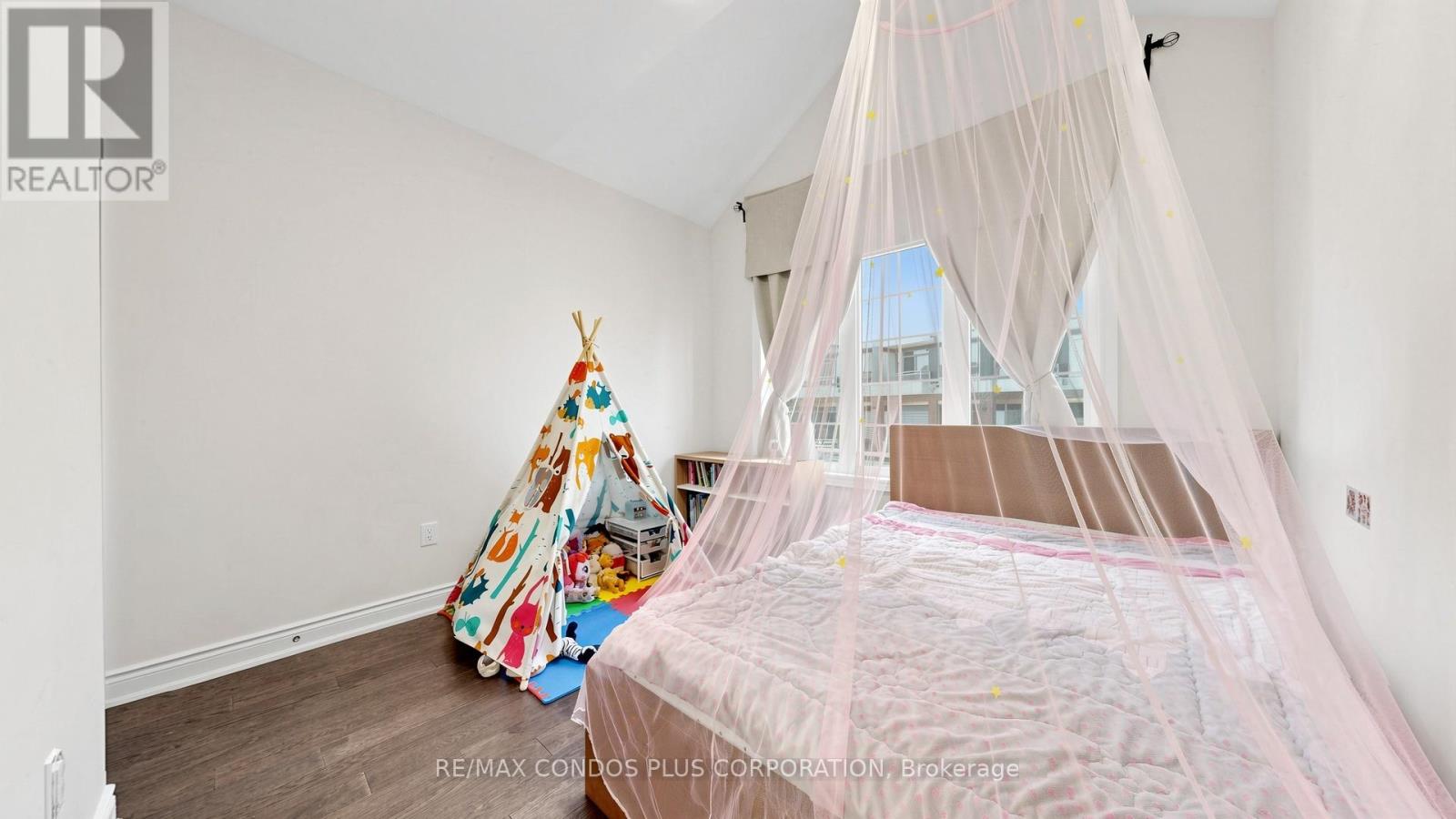 1361 Yellow Rose Circle, Oakville, Ontario  L6M 5L3 - Photo 28 - W13050008