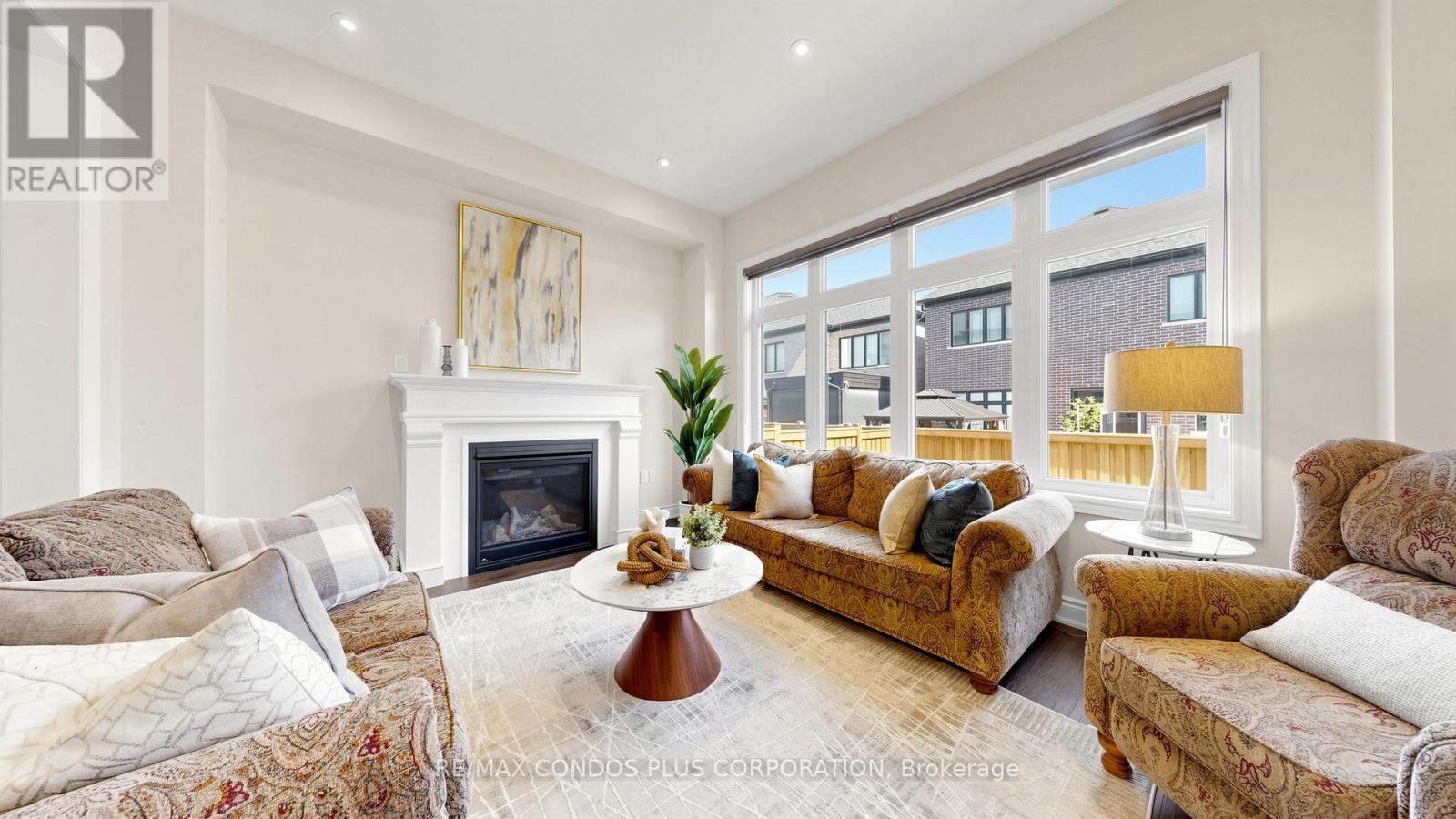 1361 Yellow Rose Circle, Oakville, Ontario  L6M 5L3 - Photo 3 - W13050008