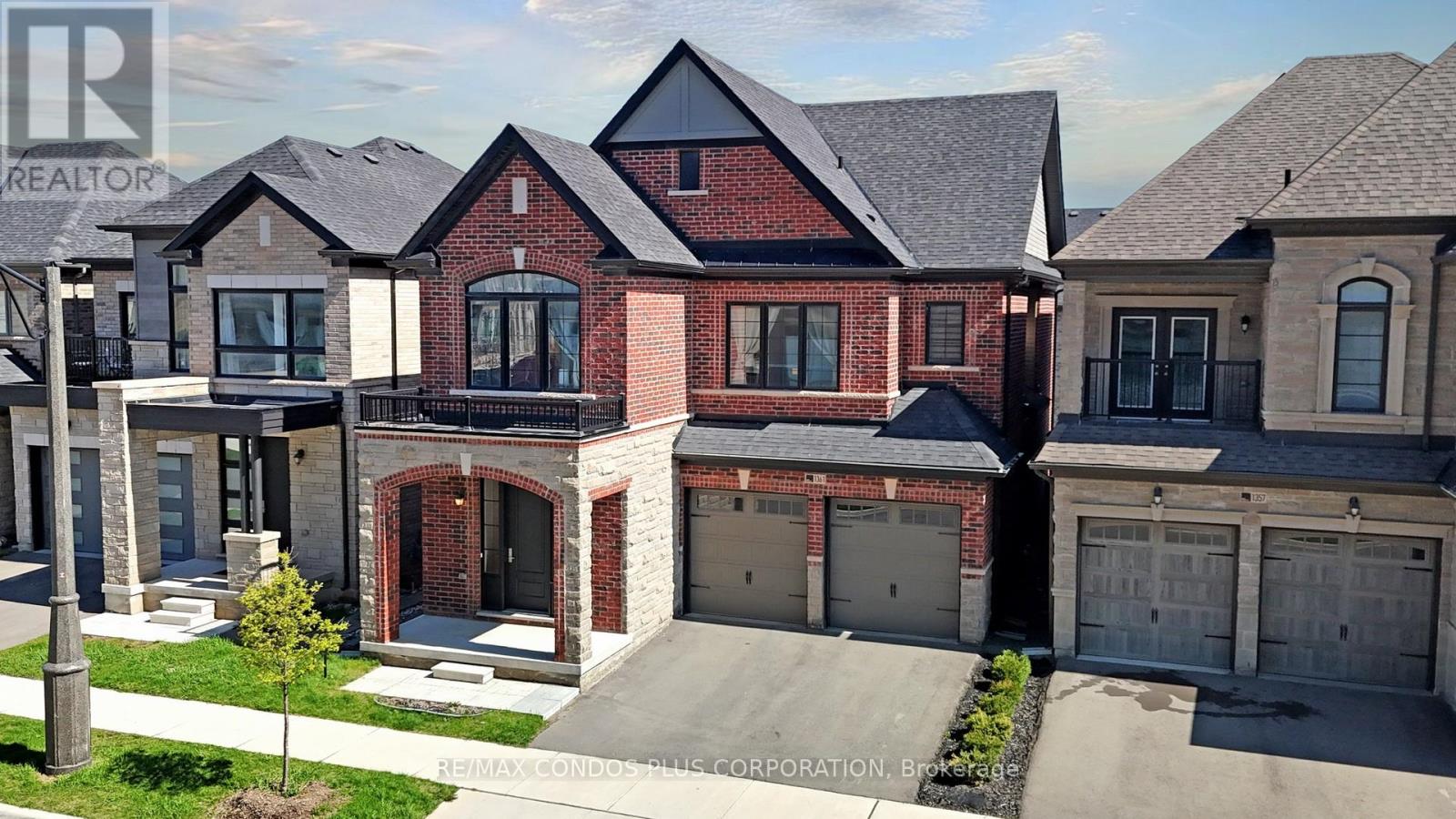 1361 Yellow Rose Circle, Oakville, Ontario  L6M 5L3 - Photo 42 - W13050008