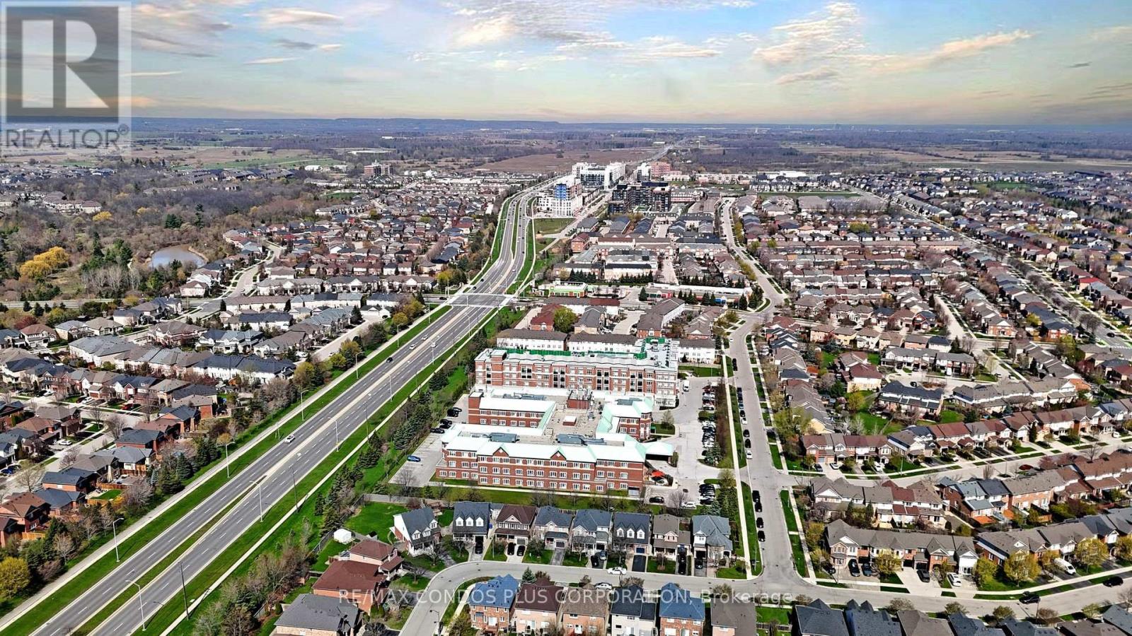 1361 Yellow Rose Circle, Oakville, Ontario  L6M 5L3 - Photo 44 - W13050008