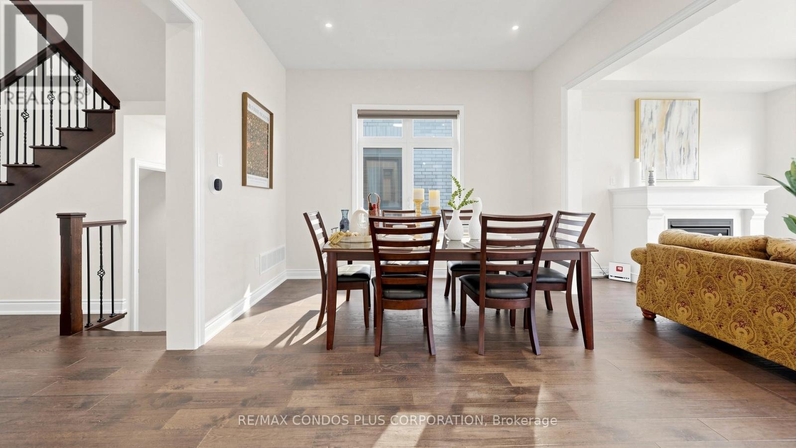 1361 Yellow Rose Circle, Oakville, Ontario  L6M 5L3 - Photo 6 - W13050008