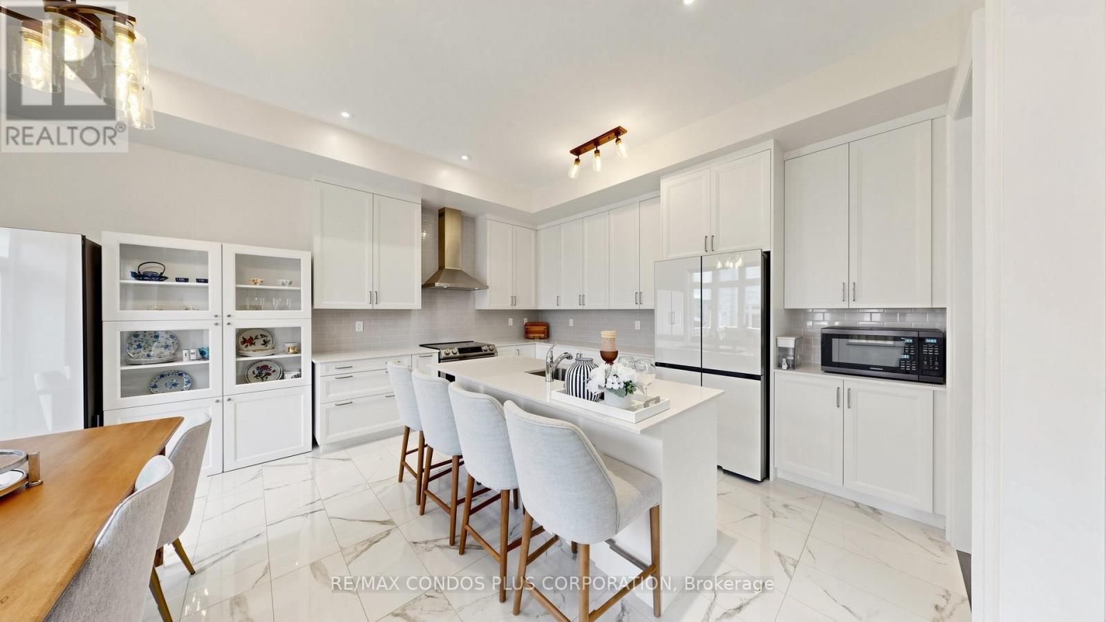 1361 Yellow Rose Circle, Oakville, Ontario  L6M 5L3 - Photo 8 - W13050008