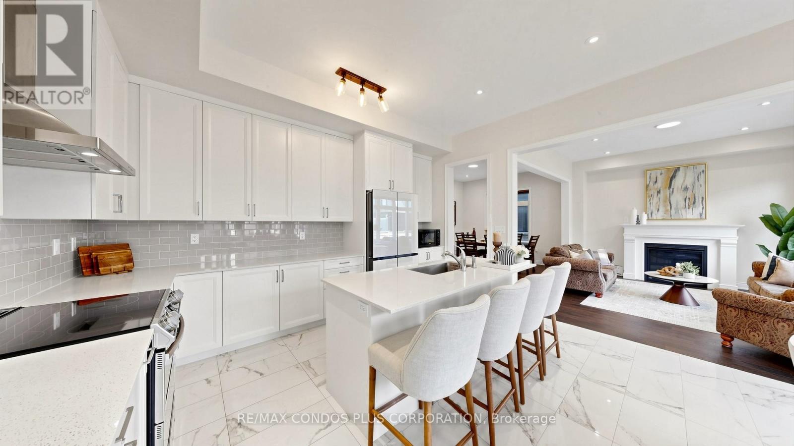 1361 Yellow Rose Circle, Oakville, Ontario  L6M 5L3 - Photo 9 - W13050008