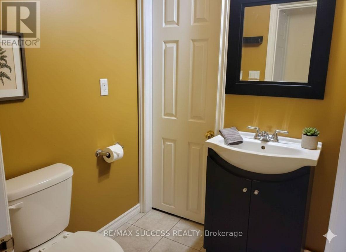 5854 Delle Donne Drive W, Mississauga, Ontario  L5M 6R8 - Photo 4 - W13050024