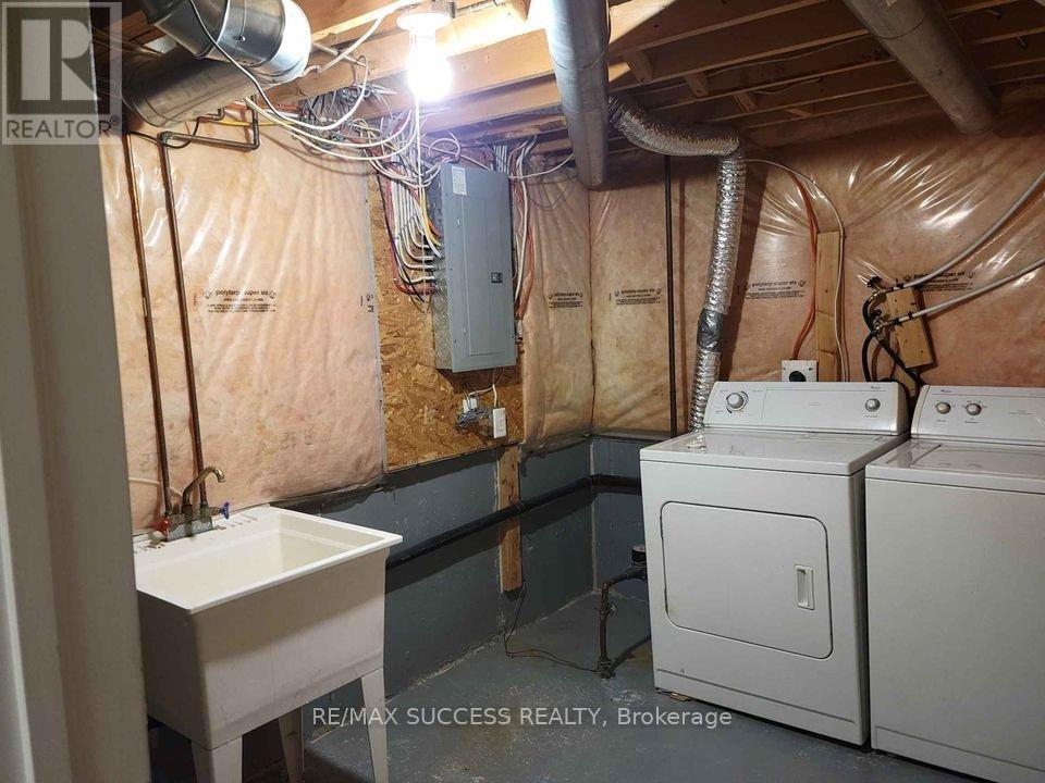 5854 Delle Donne Drive W, Mississauga, Ontario  L5M 6R8 - Photo 6 - W13050024