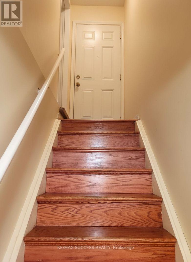 5854 Delle Donne Drive W, Mississauga, Ontario  L5M 6R8 - Photo 7 - W13050024