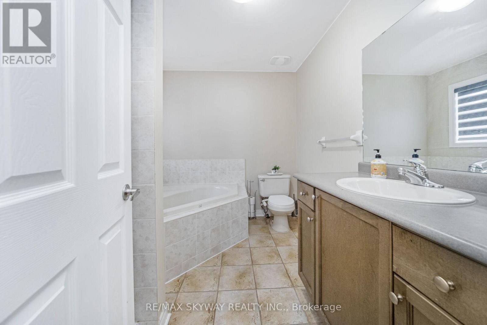 87 Ashdale Road, Brampton, Ontario  L6Y 5M9 - Photo 28 - W13050072