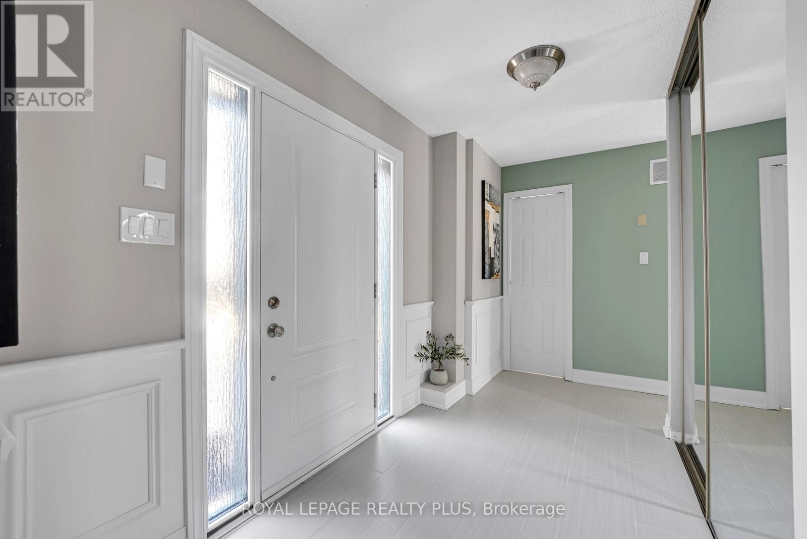 89 - 7080 Copenhagen Road, Mississauga, Ontario  L5N 2C9 - Photo 2 - W13050094