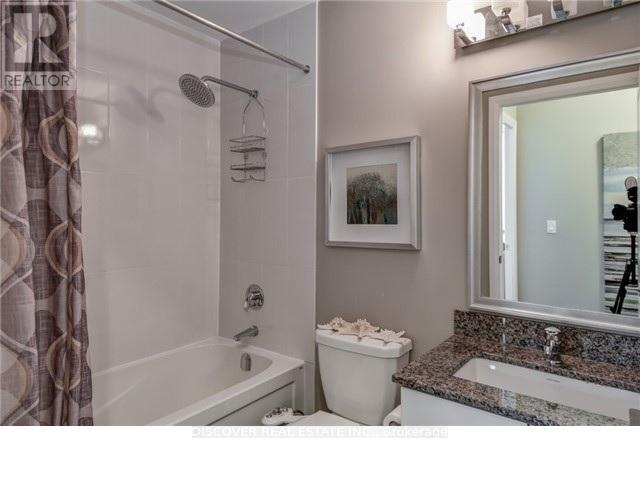 2402 - 55 Eglinton Avenue W, Mississauga, Ontario  L5R 0E4 - Photo 2 - W13050102