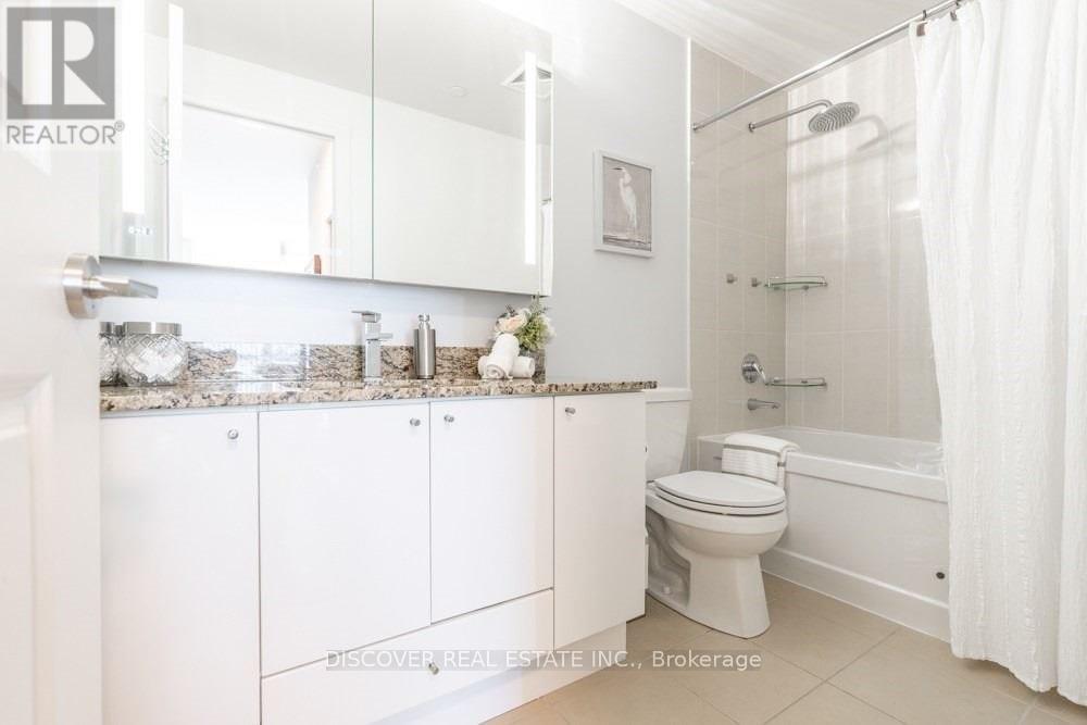 2402 - 55 Eglinton Avenue W, Mississauga, Ontario  L5R 0E4 - Photo 3 - W13050102