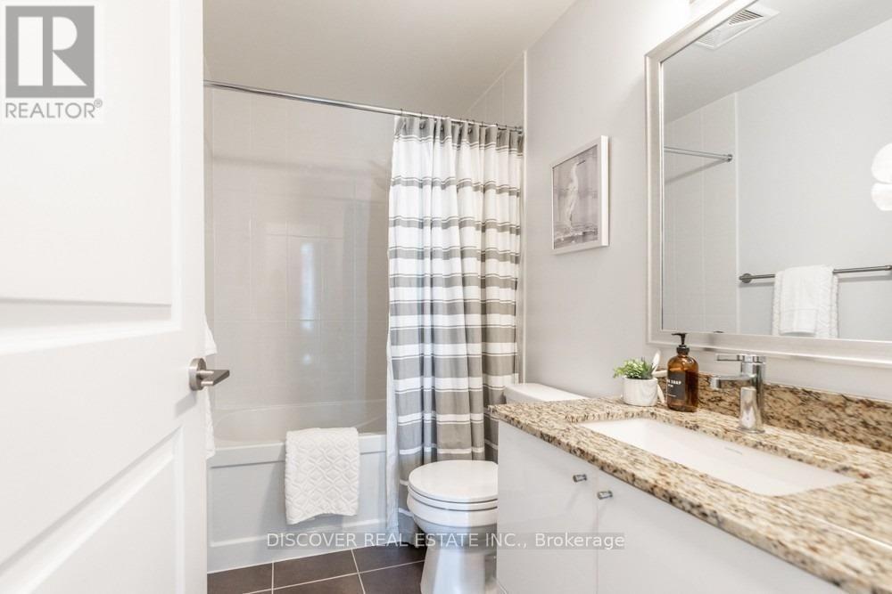 2402 - 55 Eglinton Avenue W, Mississauga, Ontario  L5R 0E4 - Photo 4 - W13050102