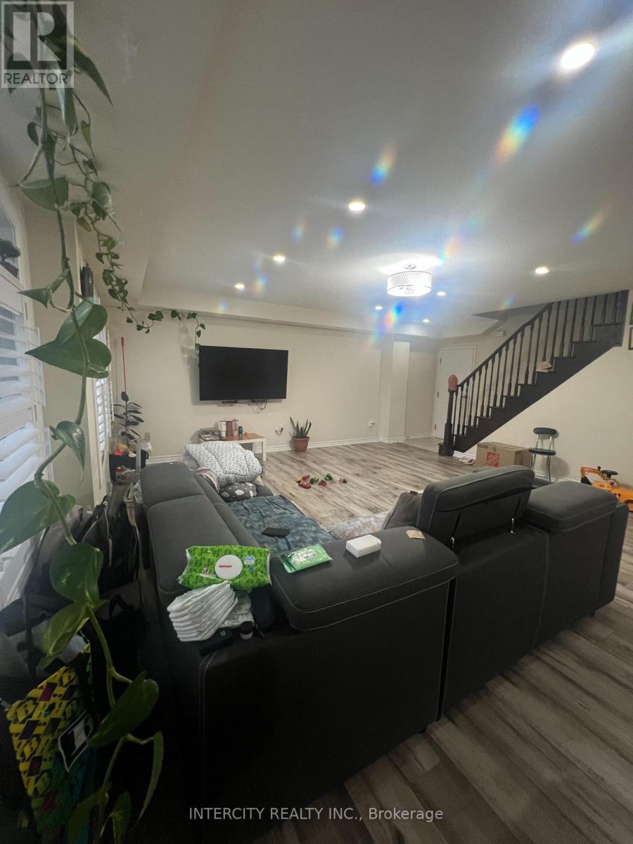 100 - 200 Veterans Drive E, Brampton, Ontario  L7A 5K7 - Photo 18 - W13050156