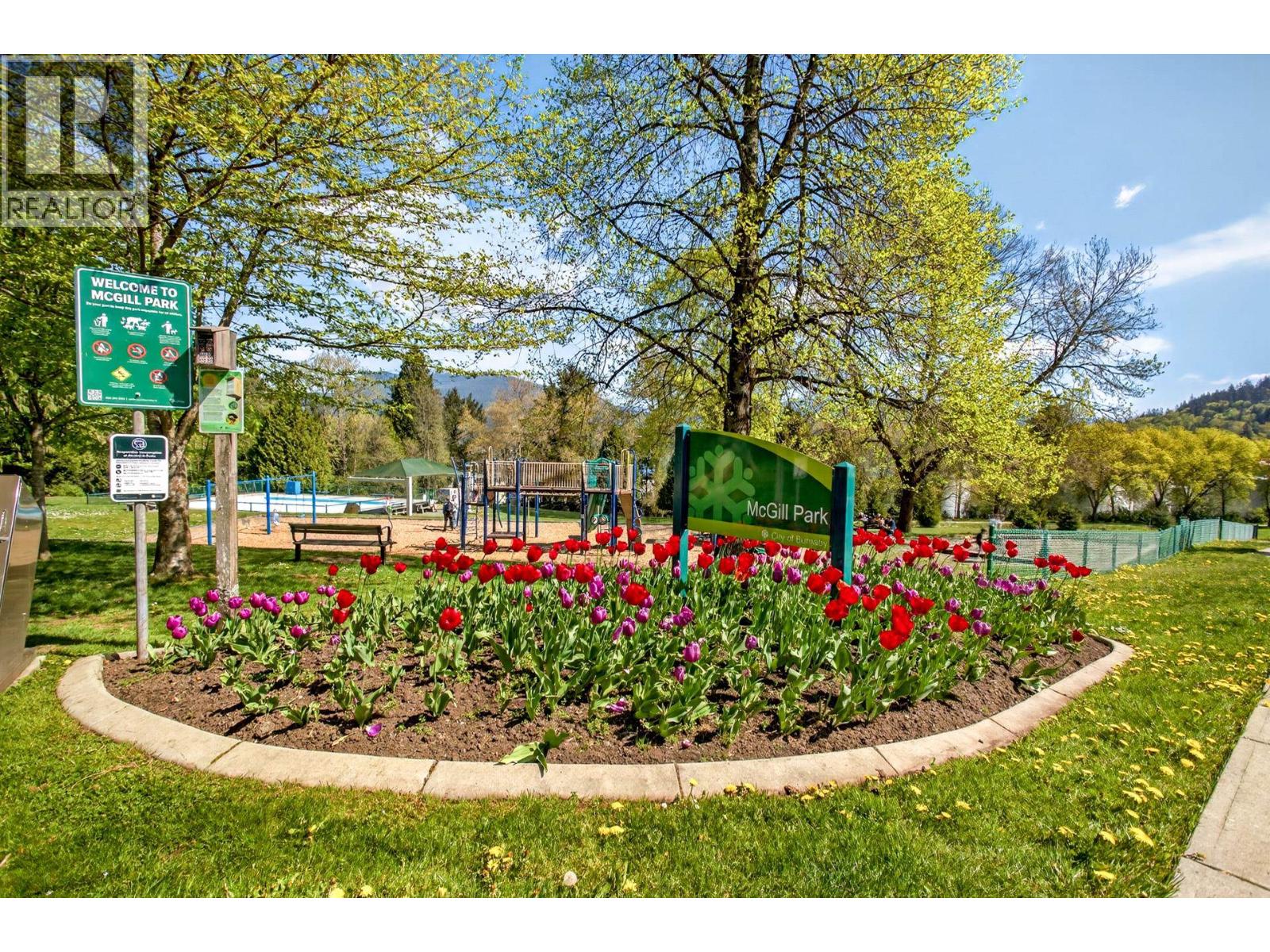 Street 4137 Mcgill Street, Burnaby, British Columbia  V5C 1M7 - Photo 12 - R3115905