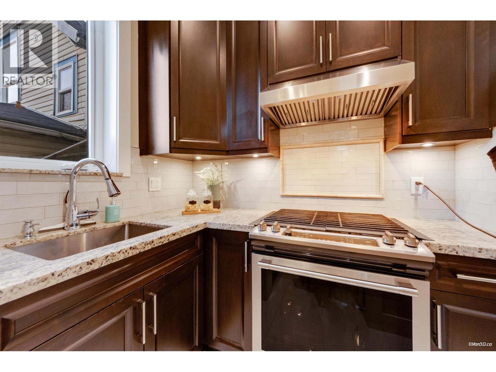 3582 Franklin Street, Vancouver, British Columbia  V5K 1Y5 - Photo 11 - R3116145