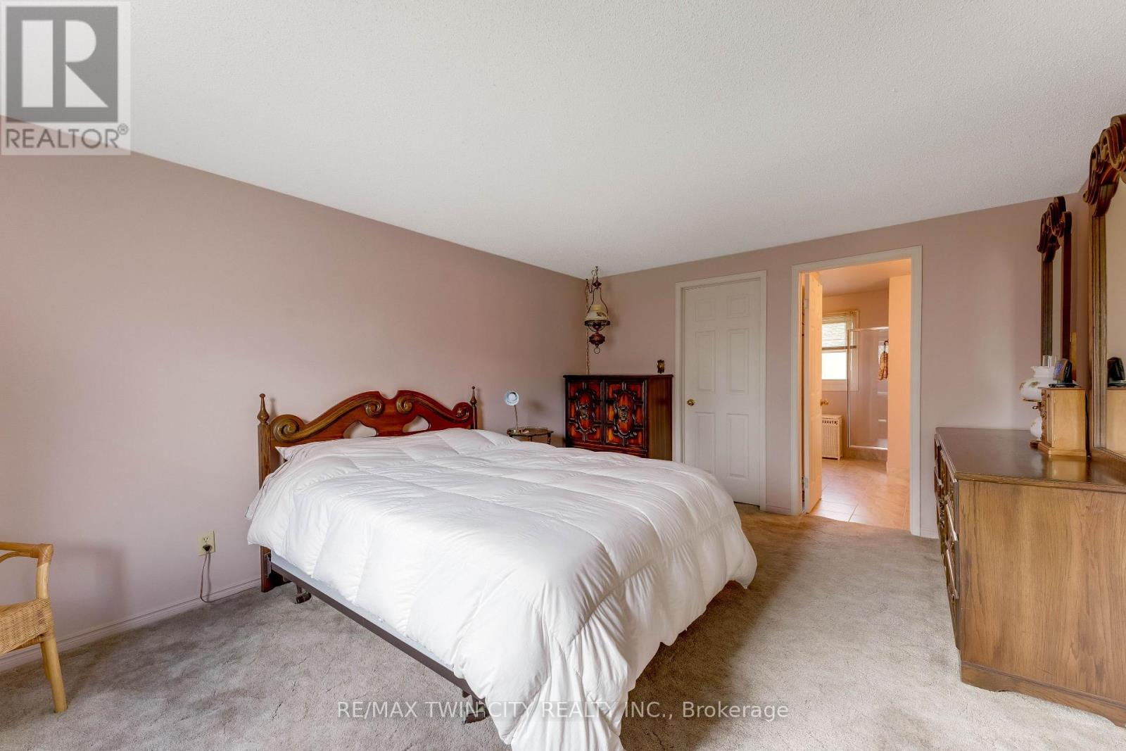 11 Darlington Place, Kitchener, Ontario  N2A 3M3 - Photo 28 - X13049988