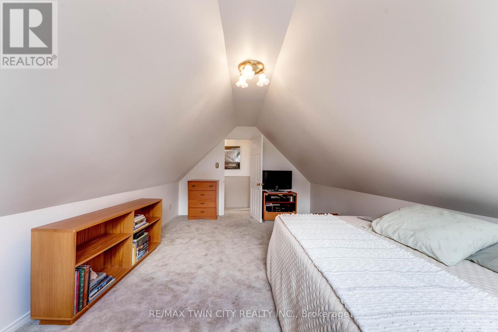 11 Darlington Place, Kitchener, Ontario  N2A 3M3 - Photo 35 - X13049988