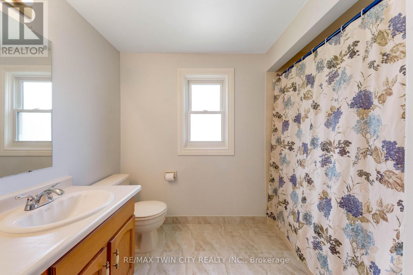 11 Darlington Place, Kitchener, Ontario  N2A 3M3 - Photo 37 - X13049988