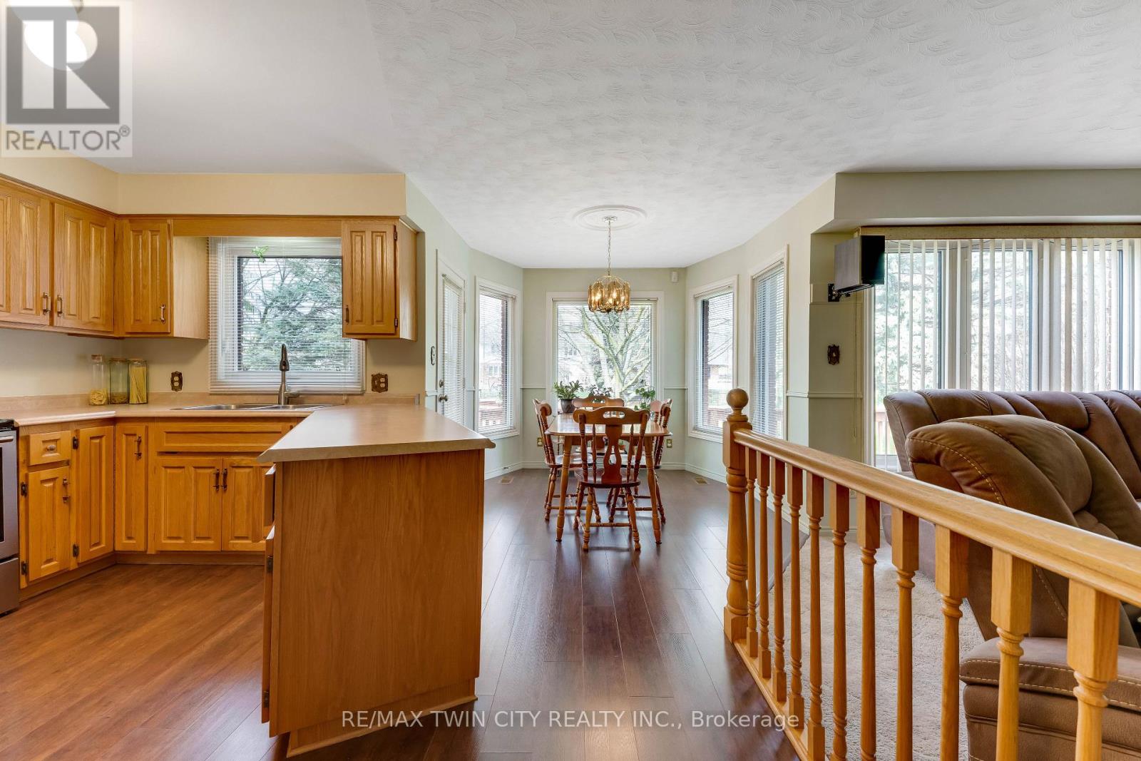 11 Darlington Place, Kitchener, Ontario  N2A 3M3 - Photo 9 - X13049988