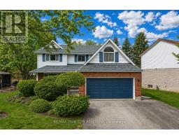 11 DARLINGTON PLACE, Kitchener, Ontario