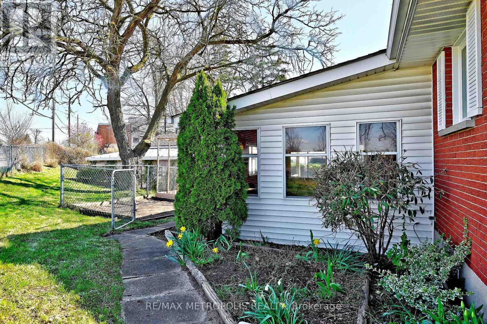 811 Dolph Street N, Cambridge, Ontario  N3H 2B6 - Photo 34 - X13049992