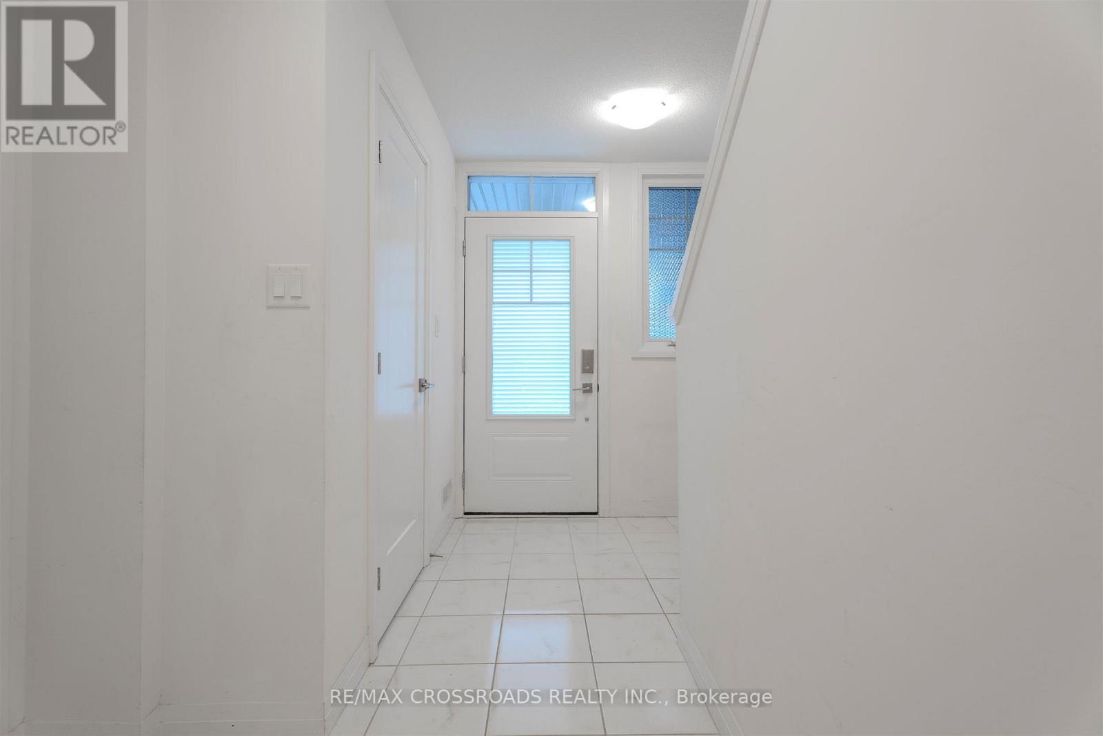 4 Near Lane, Hamilton, Ontario  L9G 0H2 - Photo 3 - X13050022