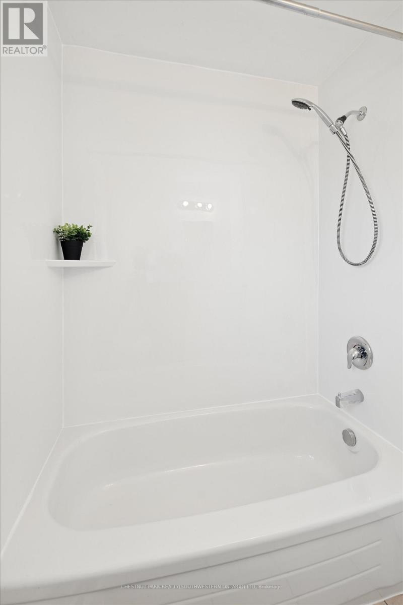 91 Wilfred Avenue, Kitchener, Ontario  N2A 1W9 - Photo 20 - X13050032