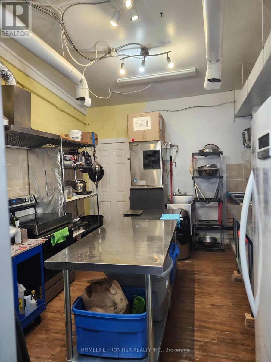 14 Main Street S, Lambton Shores, Ontario  N0M 1T0 - Photo 6 - X13050070