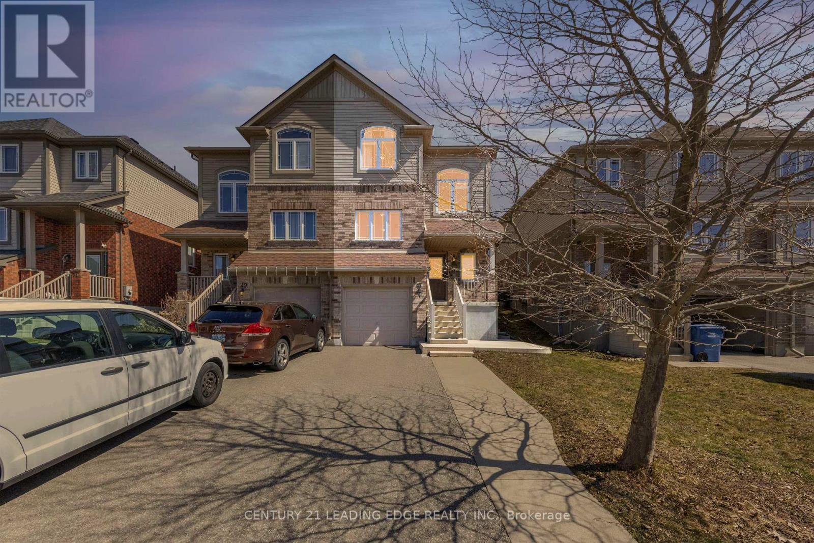 47 Oakes Crescent, Guelph, Ontario  N1E 0J6 - Photo 1 - X13050116