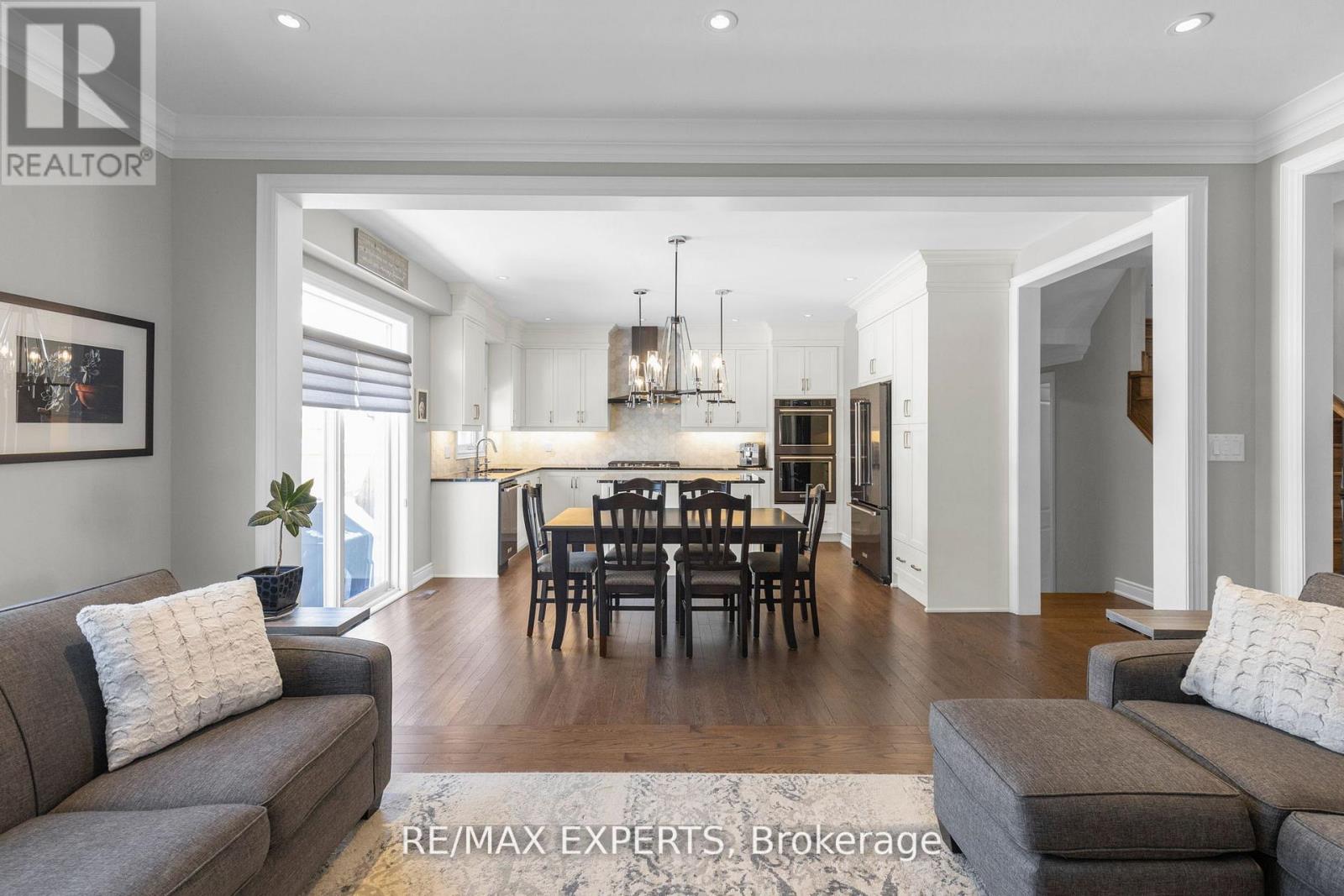 24 Mckay Avenue, New Tecumseth, Ontario  L0G 1W0 - Photo 11 - N12963750