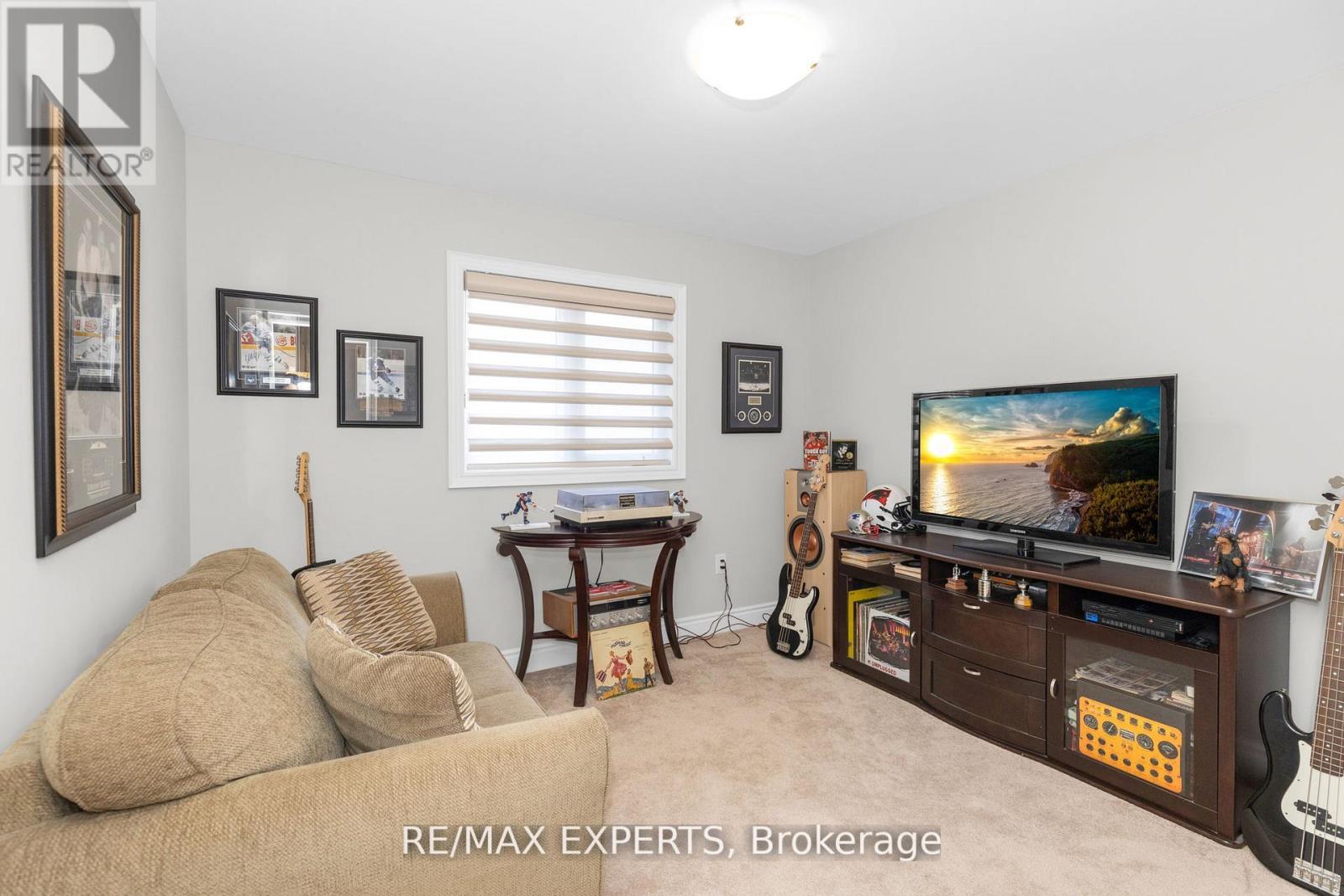 24 Mckay Avenue, New Tecumseth, Ontario  L0G 1W0 - Photo 38 - N12963750