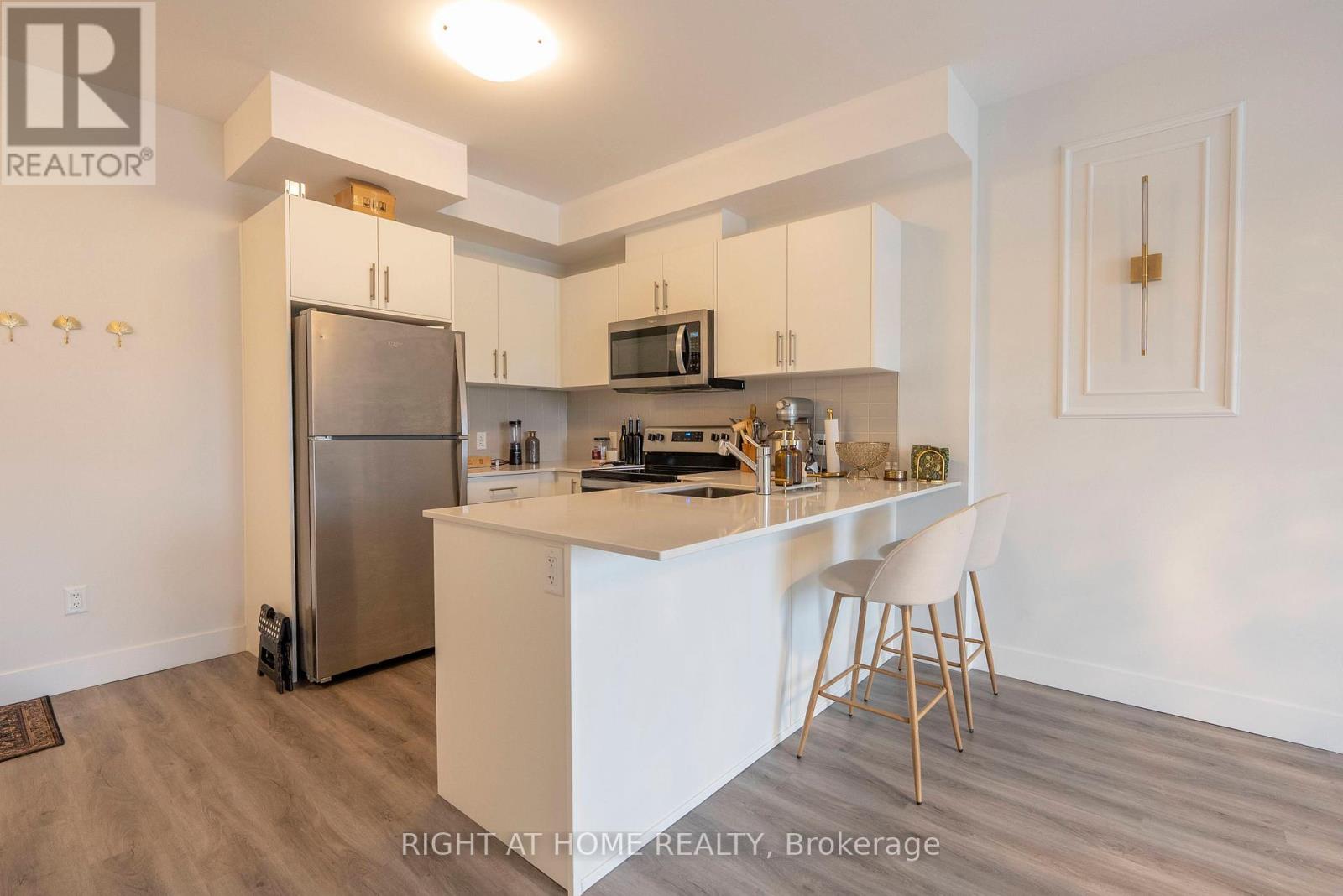 302 - 1000 Lackner Place E, Kitchener, Ontario  N2A 0L9 - Photo 5 - X12912722