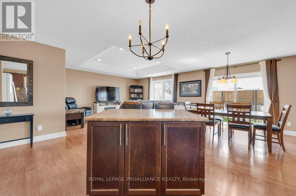 24 Freedom Crescent, Quinte West, Ontario  K8V 0C1 - Photo 13 - X13048950