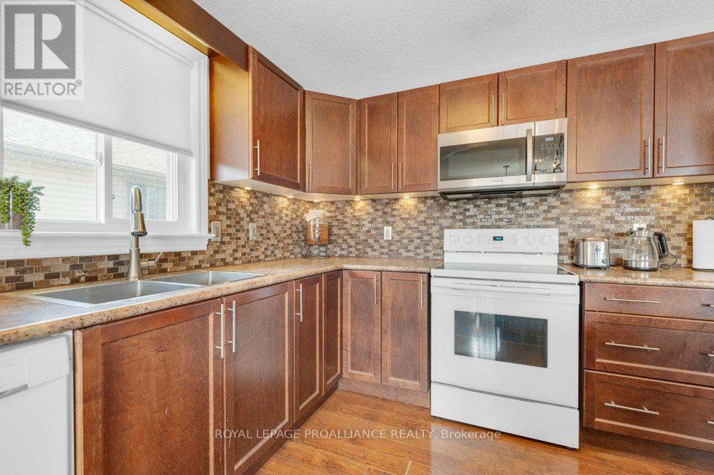 24 Freedom Crescent, Quinte West, Ontario  K8V 0C1 - Photo 12 - X13048950