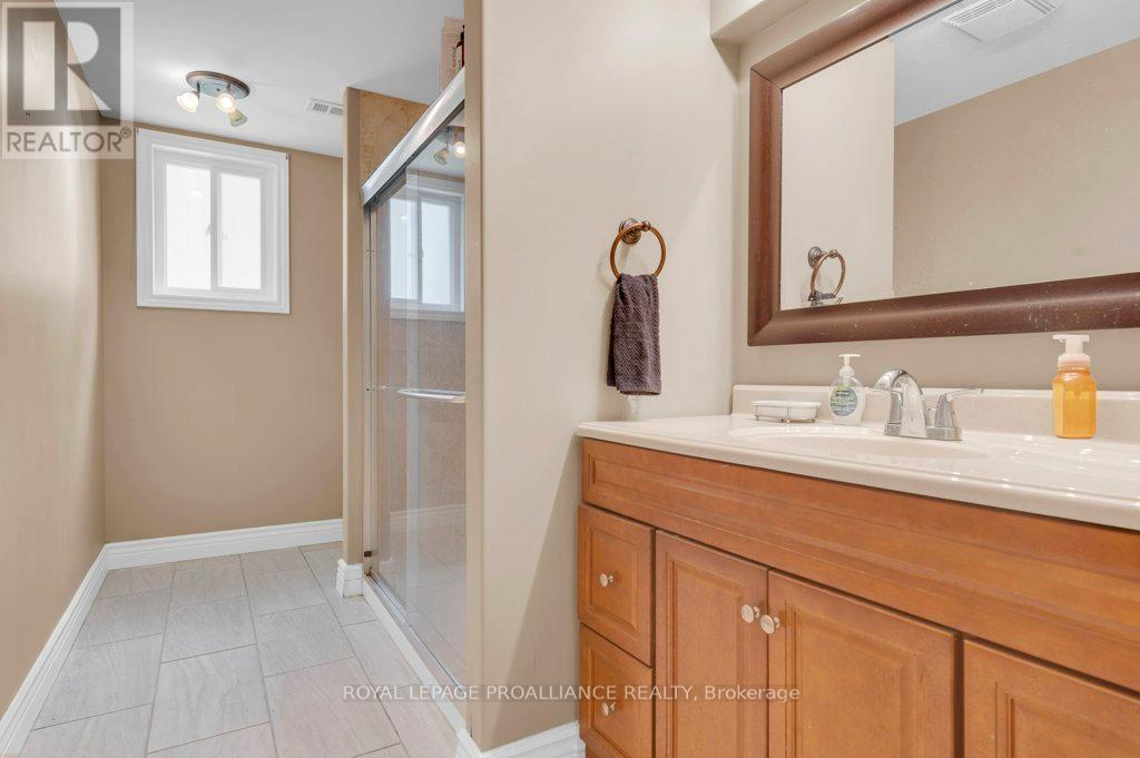 24 Freedom Crescent, Quinte West, Ontario  K8V 0C1 - Photo 23 - X13048950