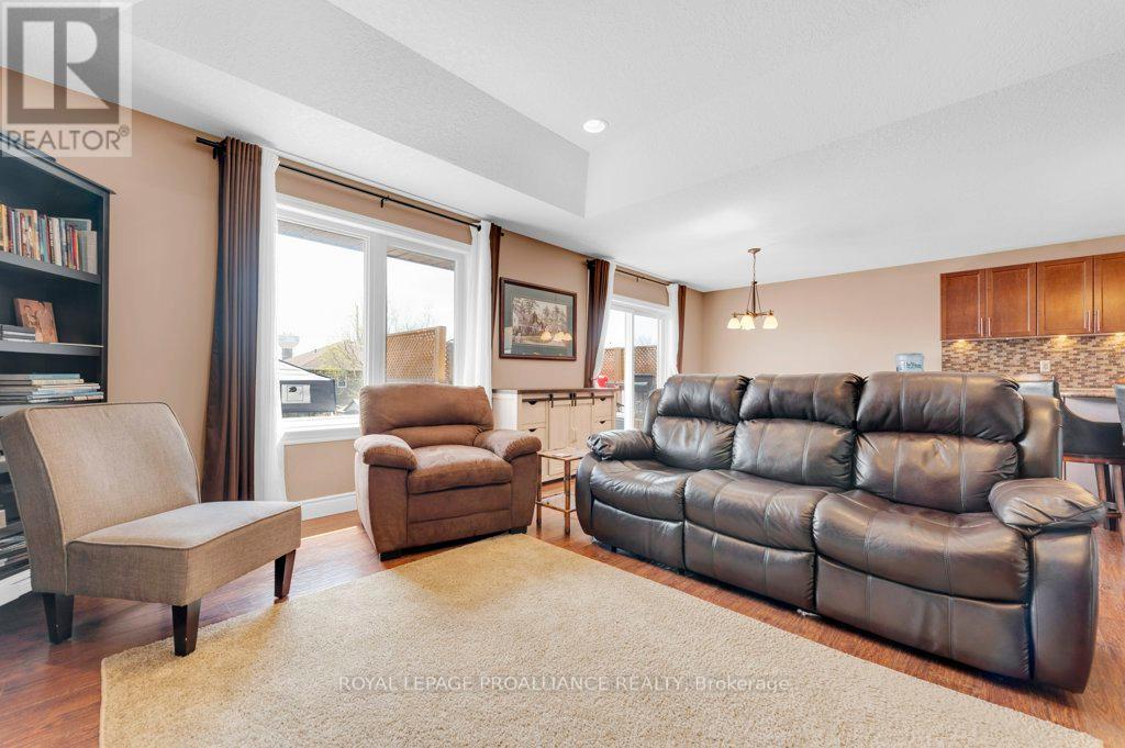 24 Freedom Crescent, Quinte West, Ontario  K8V 0C1 - Photo 6 - X13048950