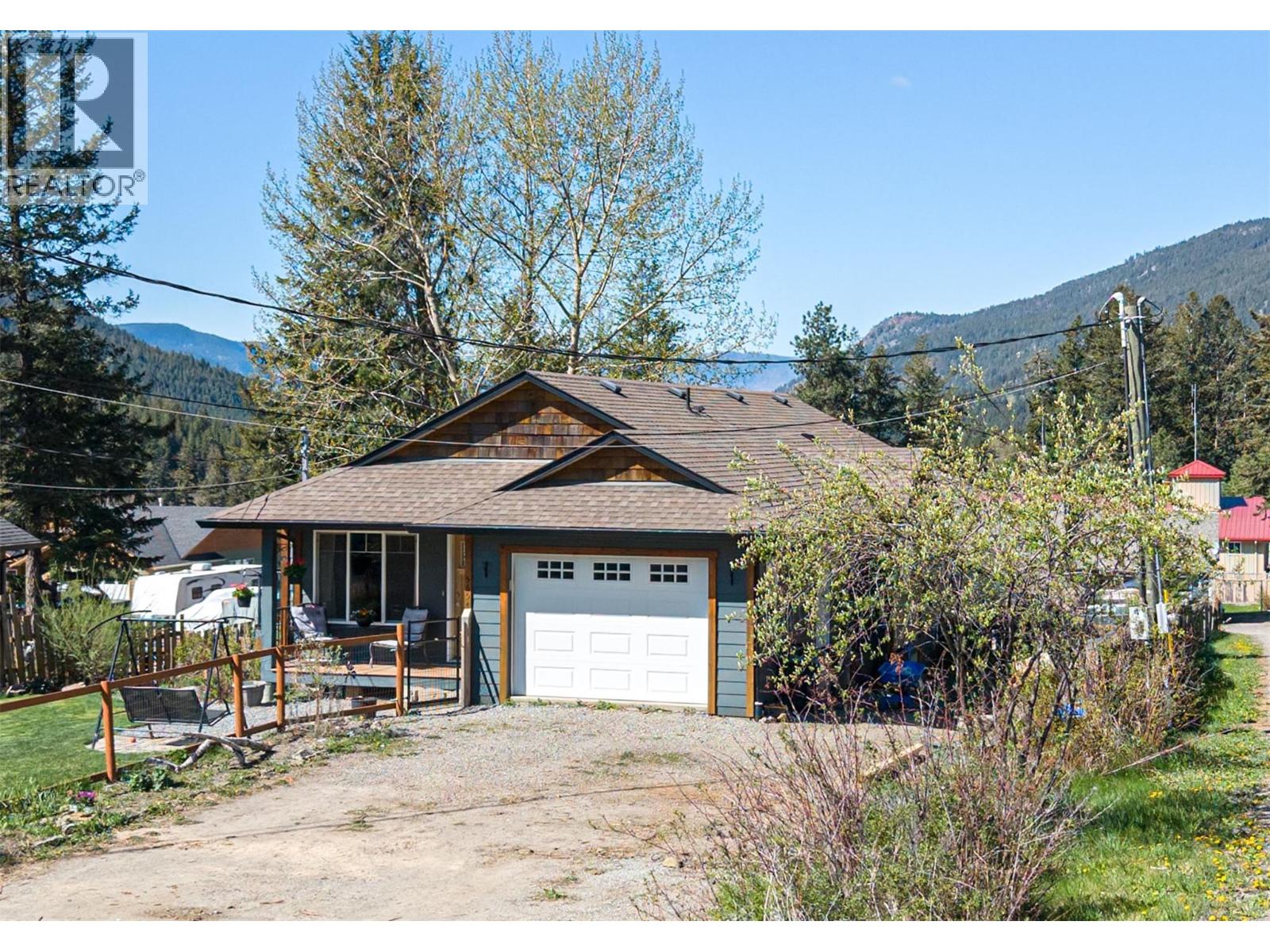 5654 Lynes Road, Falkland, British Columbia  V0E 1W0 - Photo 1 - 10384832