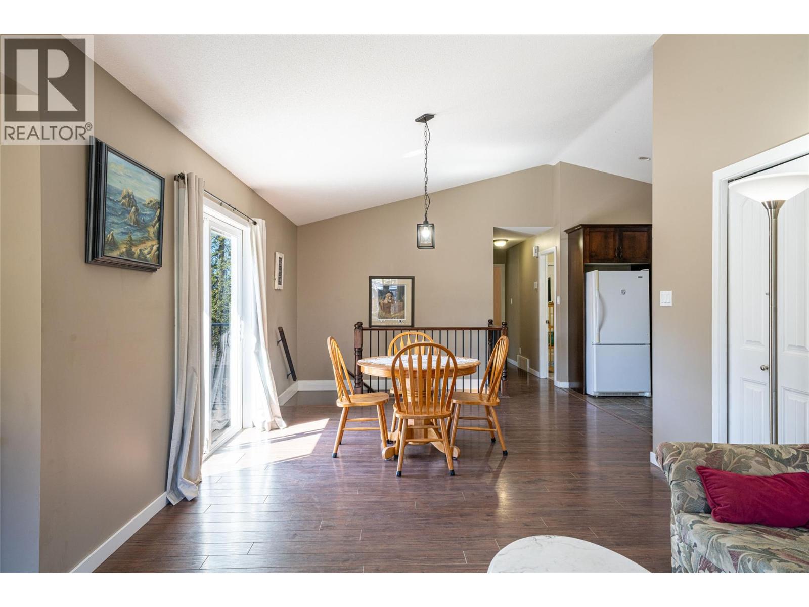 5654 Lynes Road, Falkland, British Columbia  V0E 1W0 - Photo 6 - 10384832