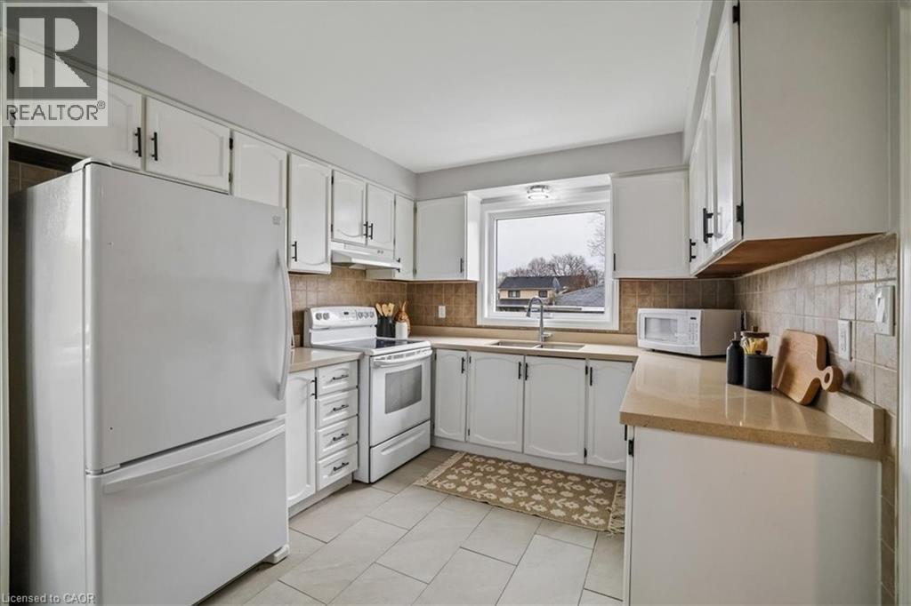 2208 Melissa Crescent, Burlington, Ontario  L7P 4J7 - Photo 16 - 40821093