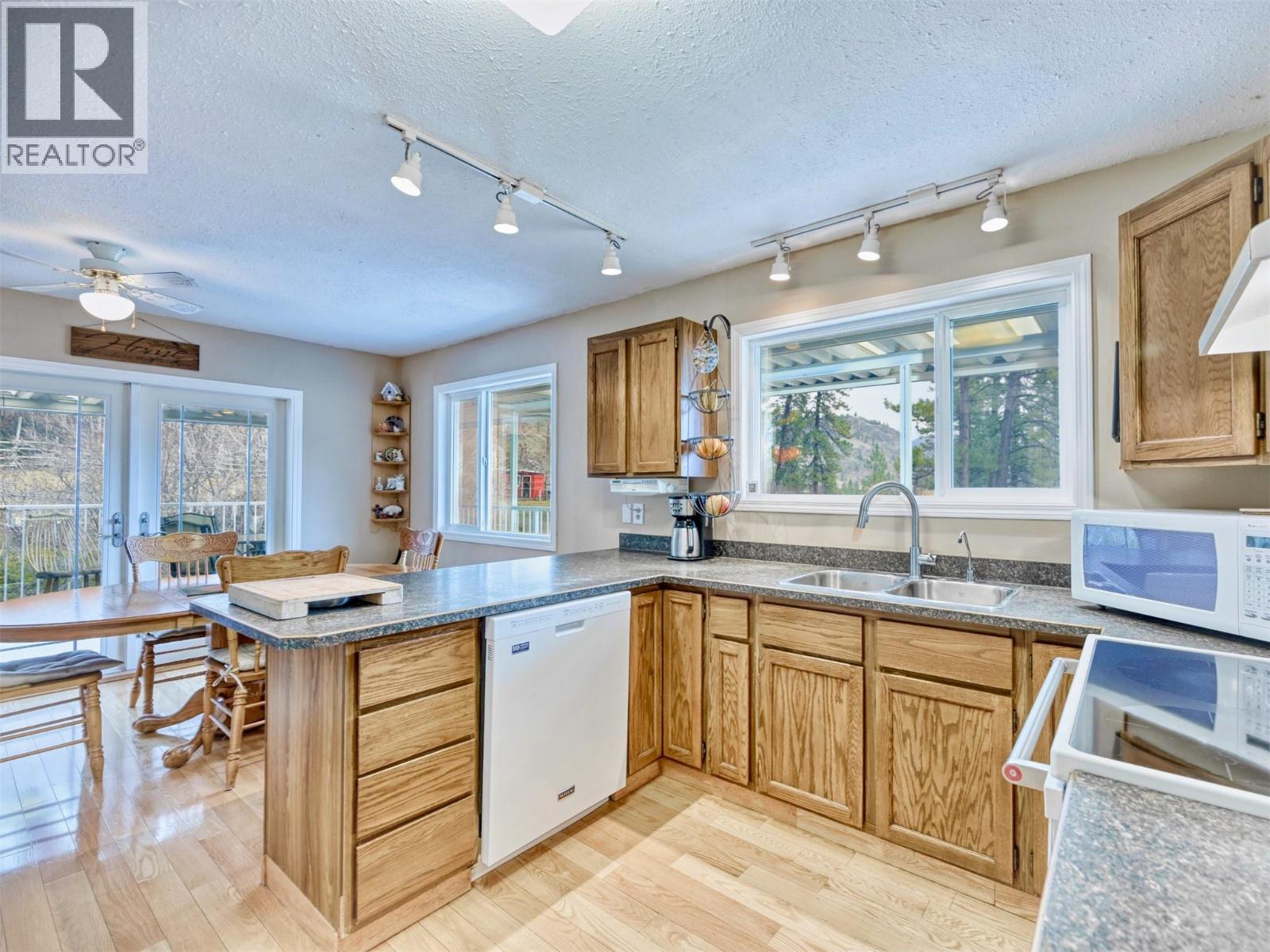 2807 Willowbrook Rd Road, Oliver, British Columbia  V0H 1T5 - Photo 6 - 10375743