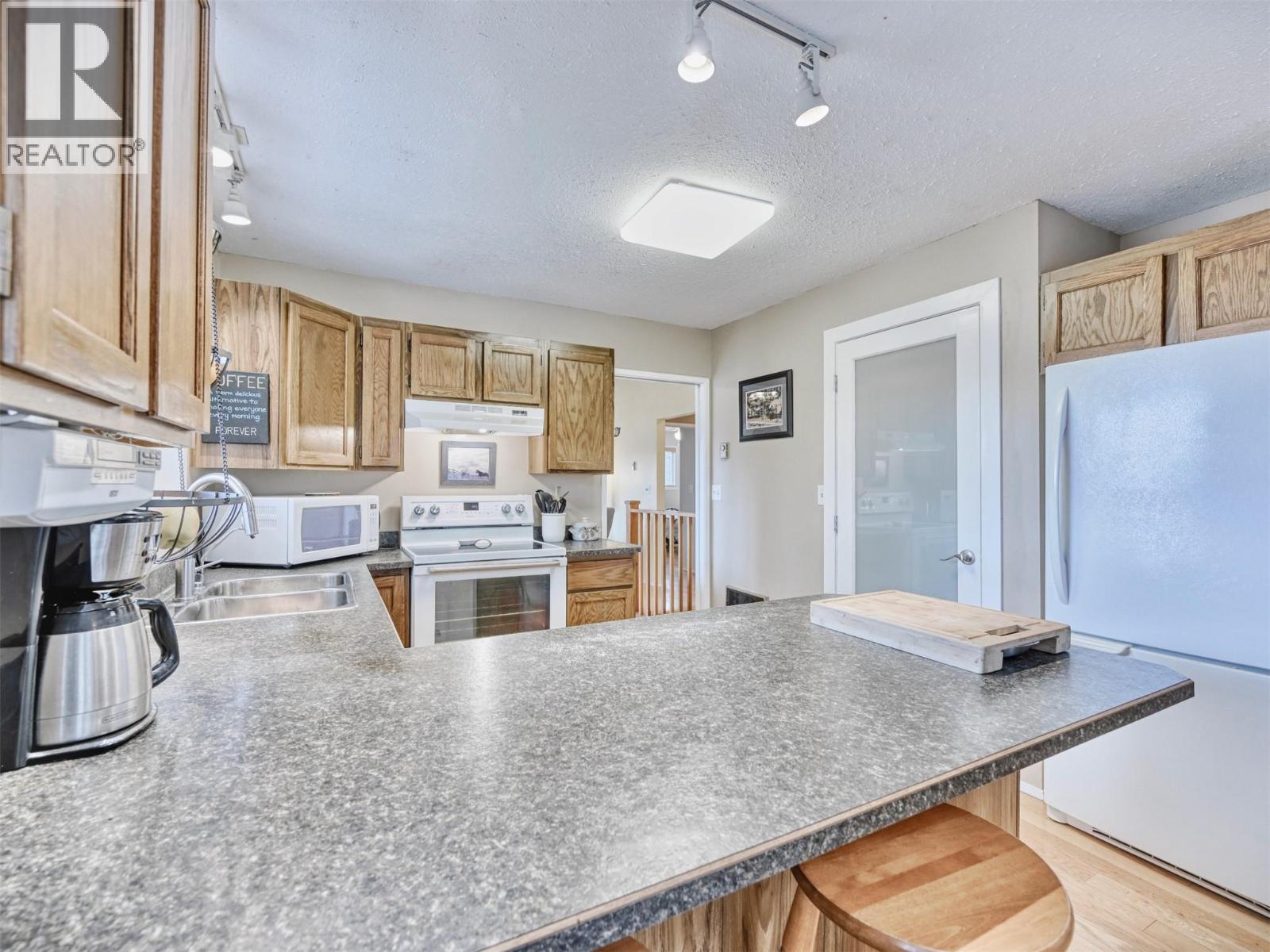 2807 Willowbrook Rd Road, Oliver, British Columbia  V0H 1T5 - Photo 8 - 10375743